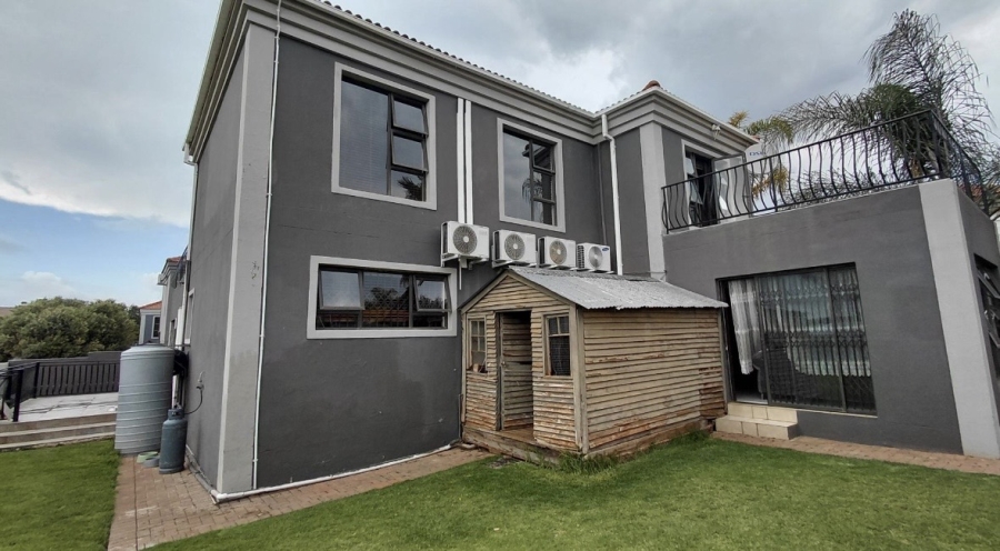 5 Bedroom Property for Sale in Doringkruin North West